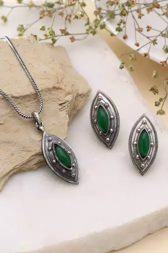 Green color oxidised stone necklace set ethnic design
