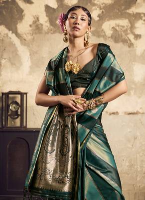 Green satin dual tone handloom weaving  festival wear saree 4