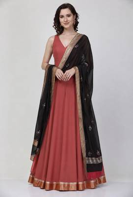 Peach crepe plain zari woven ethnic kurta set with dupatta 1