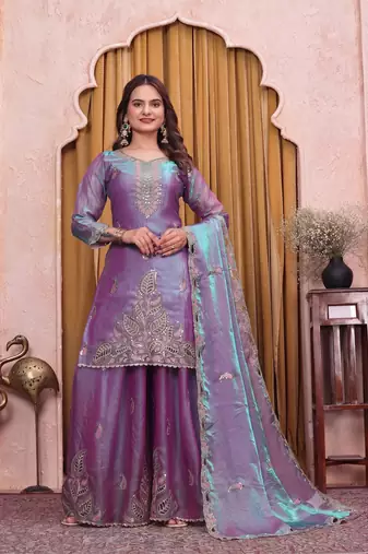 Lavender embroidered kurta set with scalloped dupatta