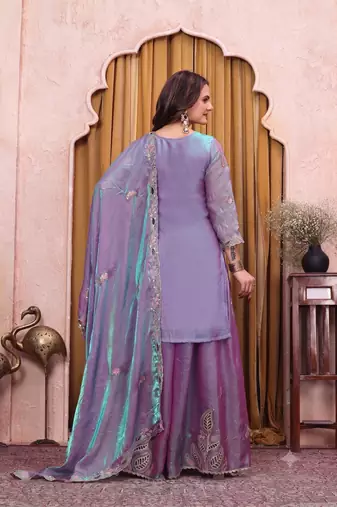 Lavender embroidered kurta set with scalloped dupatta