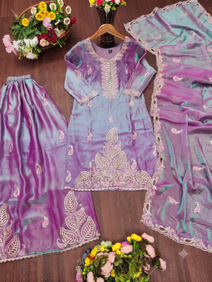 Lavender embroidered kurta set with scalloped dupatta 4