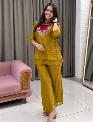 Dark-yellow silk blend embroidered palazzo set 1