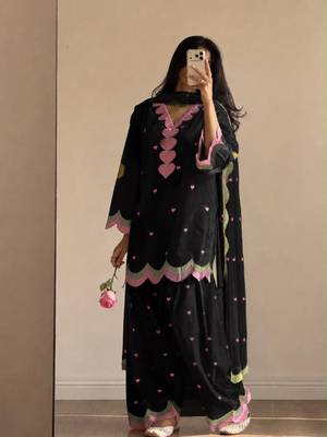 Black chanderi embroidered farshi salwar set 2