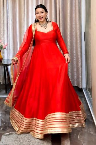 Red silk blend embroidered flared gown set
