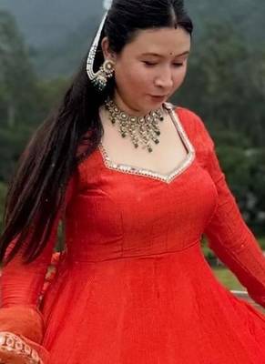Red silk blend embroidered flared gown set 3