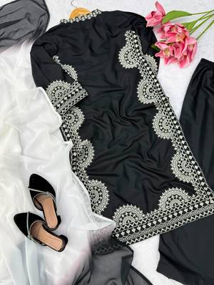 Black silk blend embroidered kurta set 3