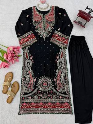 Black silk blend embroidered kurta set 2
