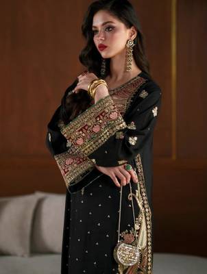 Black silk blend embroidered kurta set 3