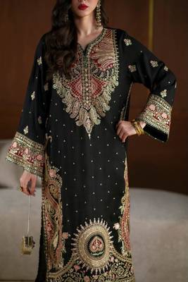 Black silk blend embroidered kurta set 4
