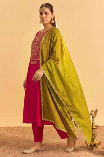 Rani-pink silk blend embroidered kurta set
