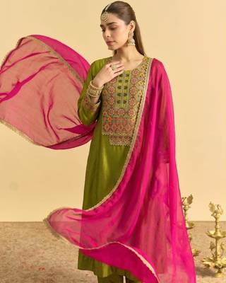 Olive silk blend embroidered kurta set 2