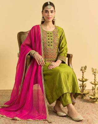 Olive silk blend embroidered kurta set 3