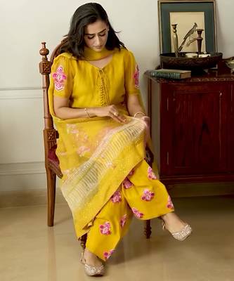 Yellow crepe embroidered farshi salwar set 2