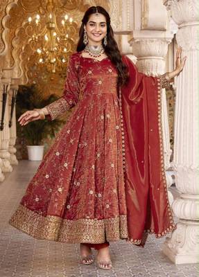 Red silk blend embroidered flared gown set 3