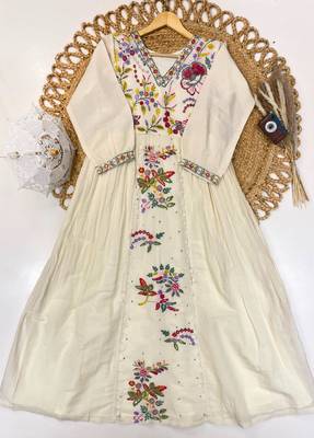 Off-white cotton poly embroidered flared gown set 4