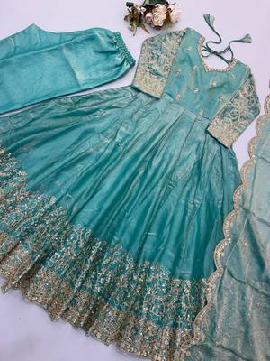 Light-blue silk blend embroidered flared gown set 3