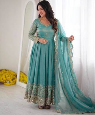Light-blue silk blend embroidered flared gown set 4
