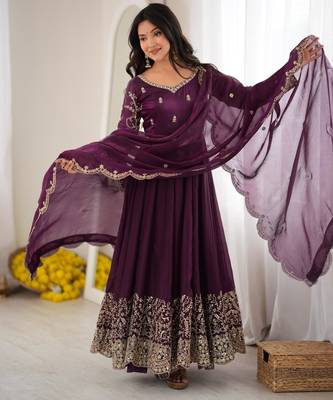 Purple silk blend embroidered flared gown set 2