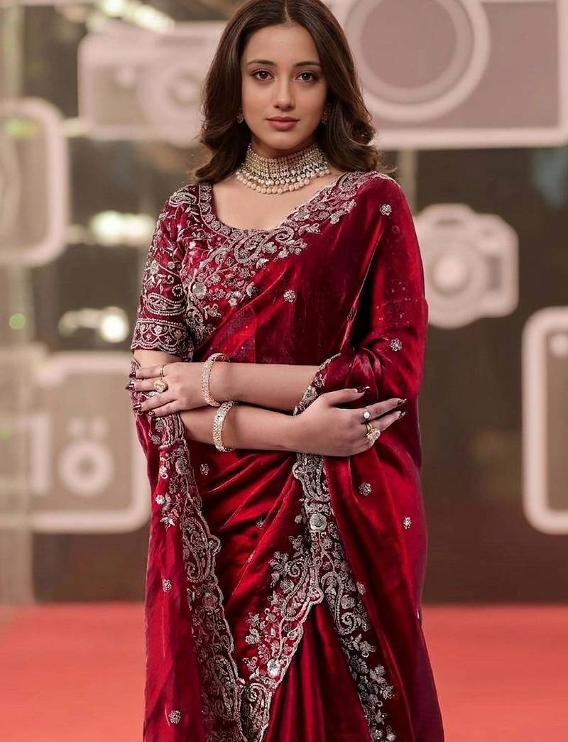 maroon jimmy choo embroidered embellished havy work wedding wear saree