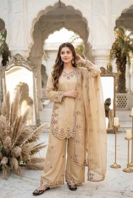 Beige silk blend embroidered palazzo set 3