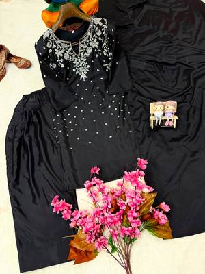 Black crepe embroidered farshi salwar set 3