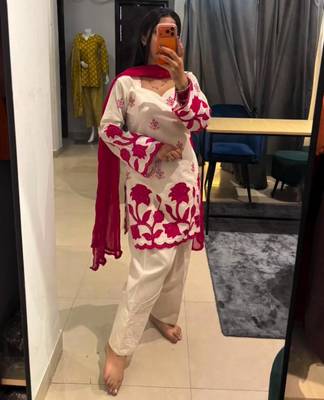Off-white cotton poly embroidered kurta set 3
