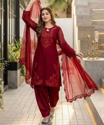 Maroon silk blend embroidered farshi salwar set 2