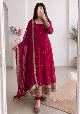 Magenta silk blend embroidered flared gown set 3