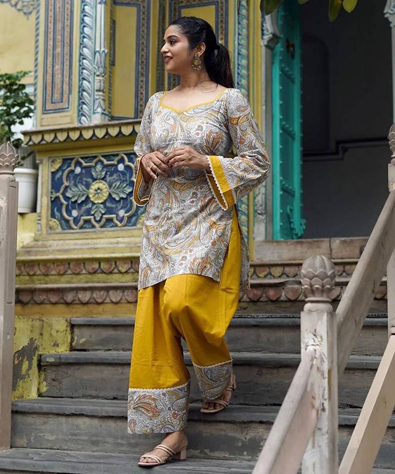 White crepe printed farshi salwar set