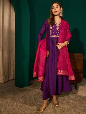 Dark-purple silk blend embroidered kurta set 2