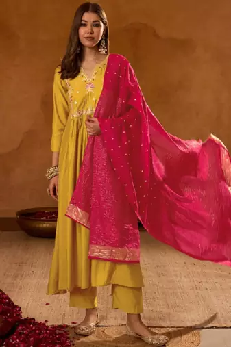Yellow silk blend embroidered kurta set