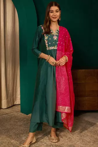 Green silk blend embroidered kurta set