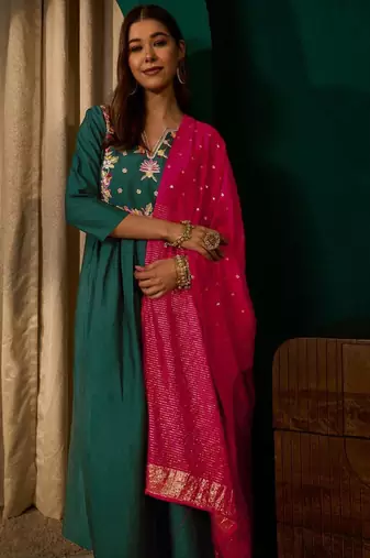 Green silk blend embroidered kurta set