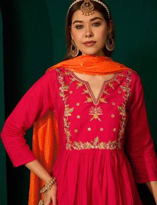 Rani-pink silk blend embroidered kurta set 3