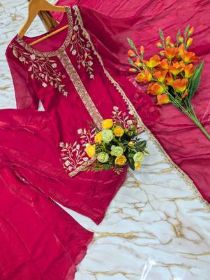 Rani-pink silk blend embroidered sharara set 4