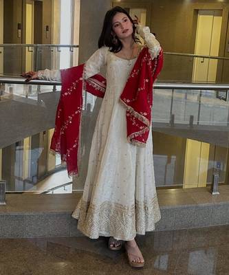 White silk blend embroidered flared gown set 3