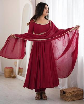 Maroon chanderi embroidered flared gown set 3