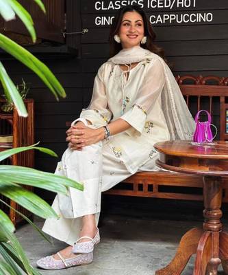 Off-white chanderi embroidered farshi salwar set 2