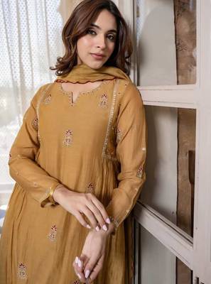 Beige Mul Kurti Suit Set 5