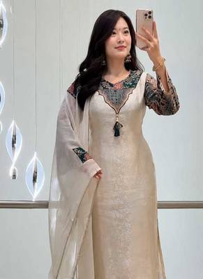 Cream Solid Cotton Kurta Set 3