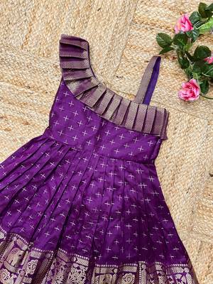 Girls pink woven silk flared gown with one-shoulder neck & zari border 2