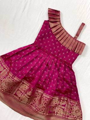 Girls pink woven silk flared gown with one-shoulder neck & zari border 2