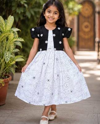 Elegant black & white printed gown with delicate thread and sequins detailing 2