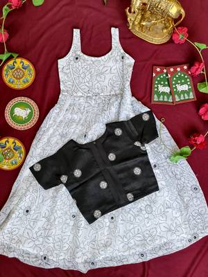 Elegant black & white printed gown with delicate thread and sequins detailing 5