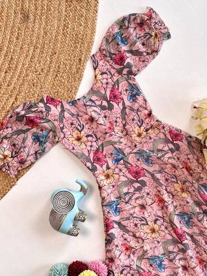 Light pink floral flare dress with puff sleeves and a round neckline 4
