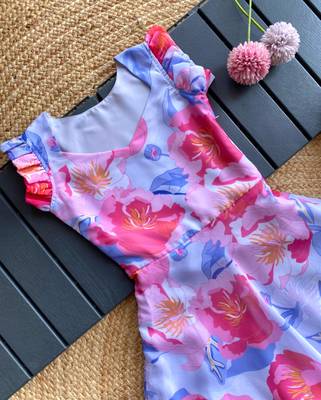 A charming floral gown in tabby for girl 2