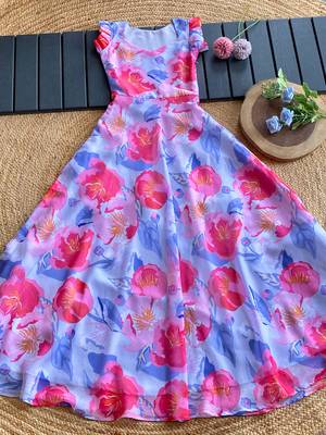 A charming floral gown in tabby for girl 3