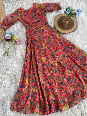 This flared penkalamkari dress with gota detailing and a front tie-up 1