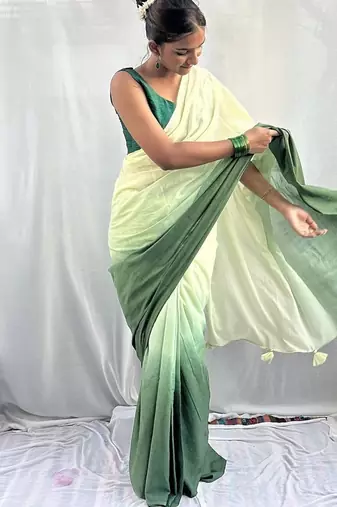 Green tie & dye mul cotton saree with blouse piece